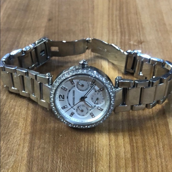 Woman’s Michael Kors watch - Picture 4 of 4